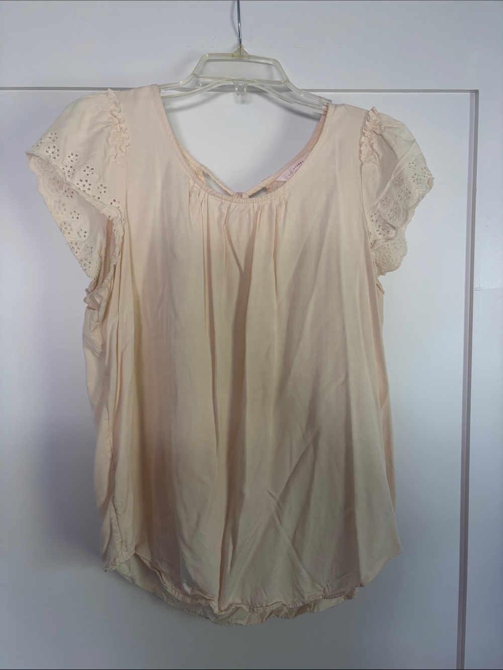 LC Lauren Conrad Cream Eyelet Flutter Sleeve Blouse